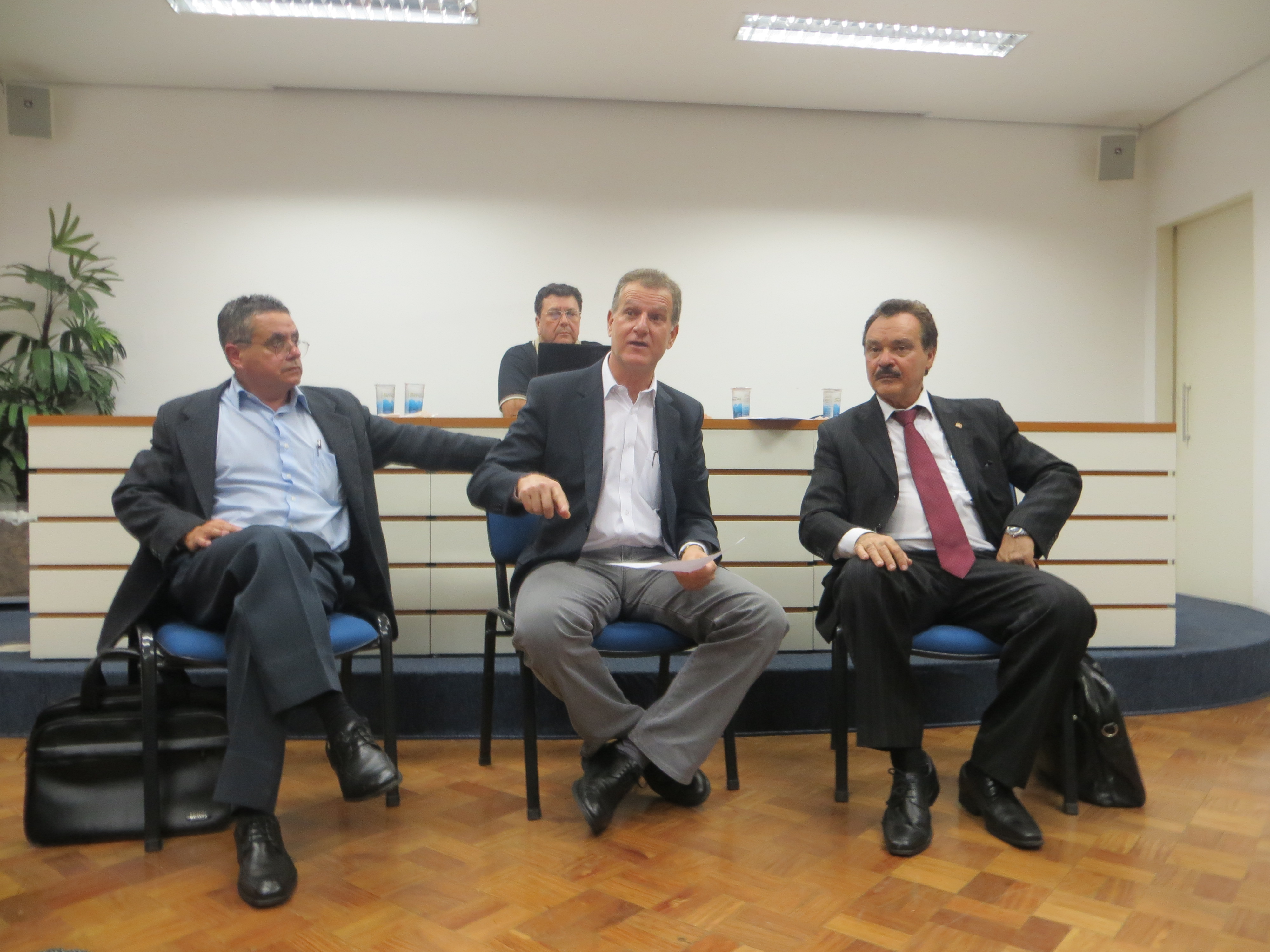 Aprovada a PEC dos Jatinhos