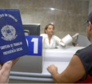 Receita Federal começa a pagar sexto lote de restituição do Imposto de Renda 