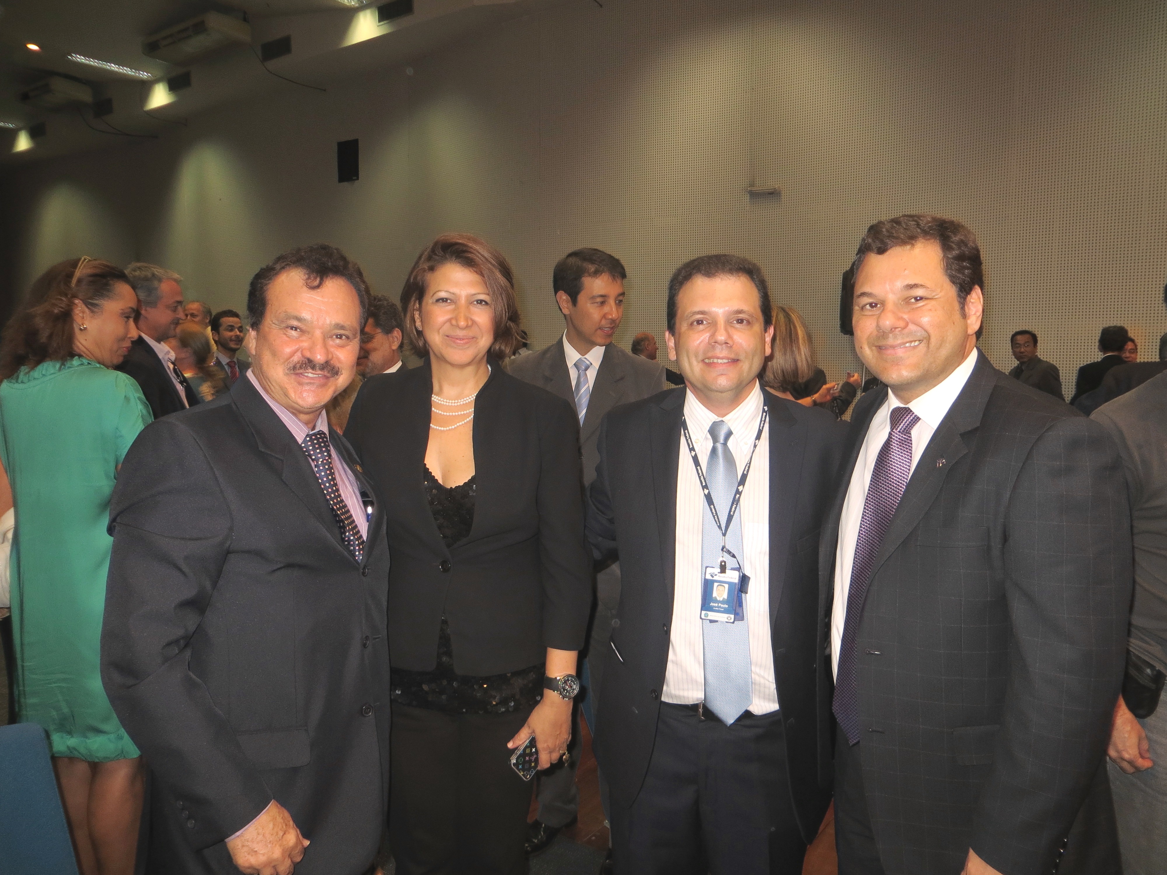 Ministro libera supersalário 