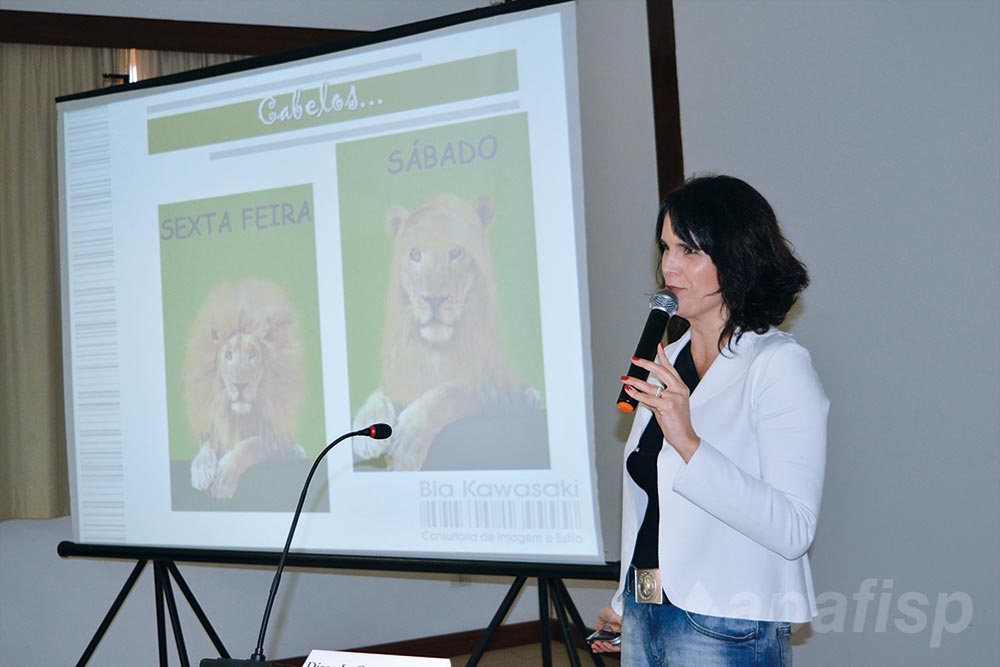 Encontro da APAFISP: Bia Kawasaki dá dicas de moda e estilo aos associados