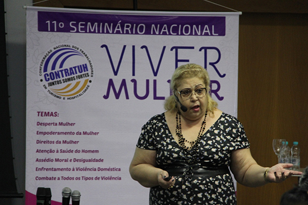 Presidente da APAFISP participa de seminário sobre direitos da mulher em Vitória