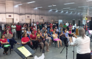Coral Cantando Oitavas e banda Balls & Edges fazem apresentação de Natal no prédio da Superintendência