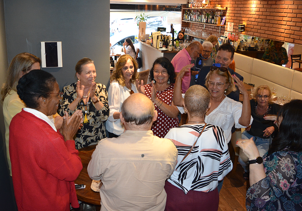 Almoço mensal da APAFISP reúne 50 participantes e lota restaurante Marialva; veja fotos
