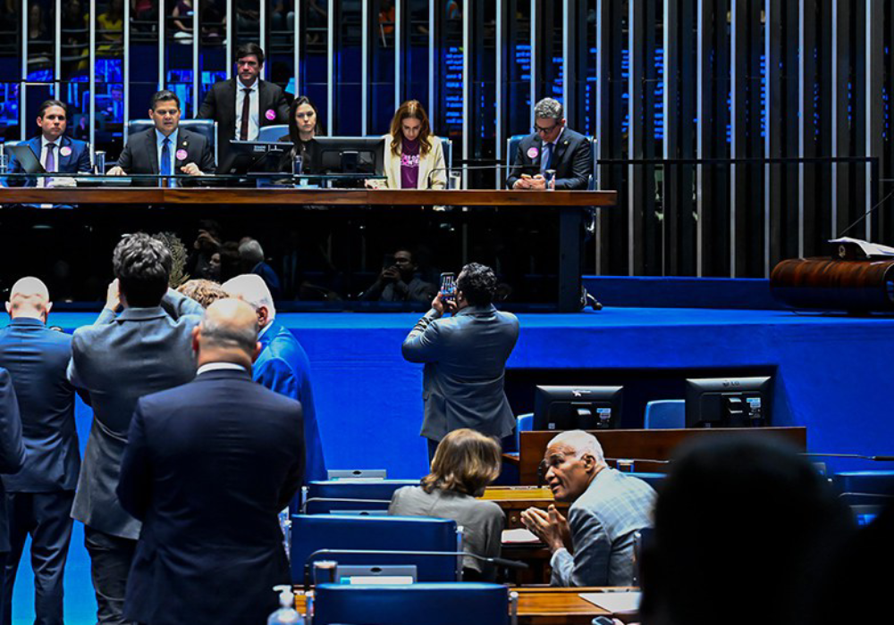 PL do reajuste salarial é aprovado no Senado e segue à sanção presidencial